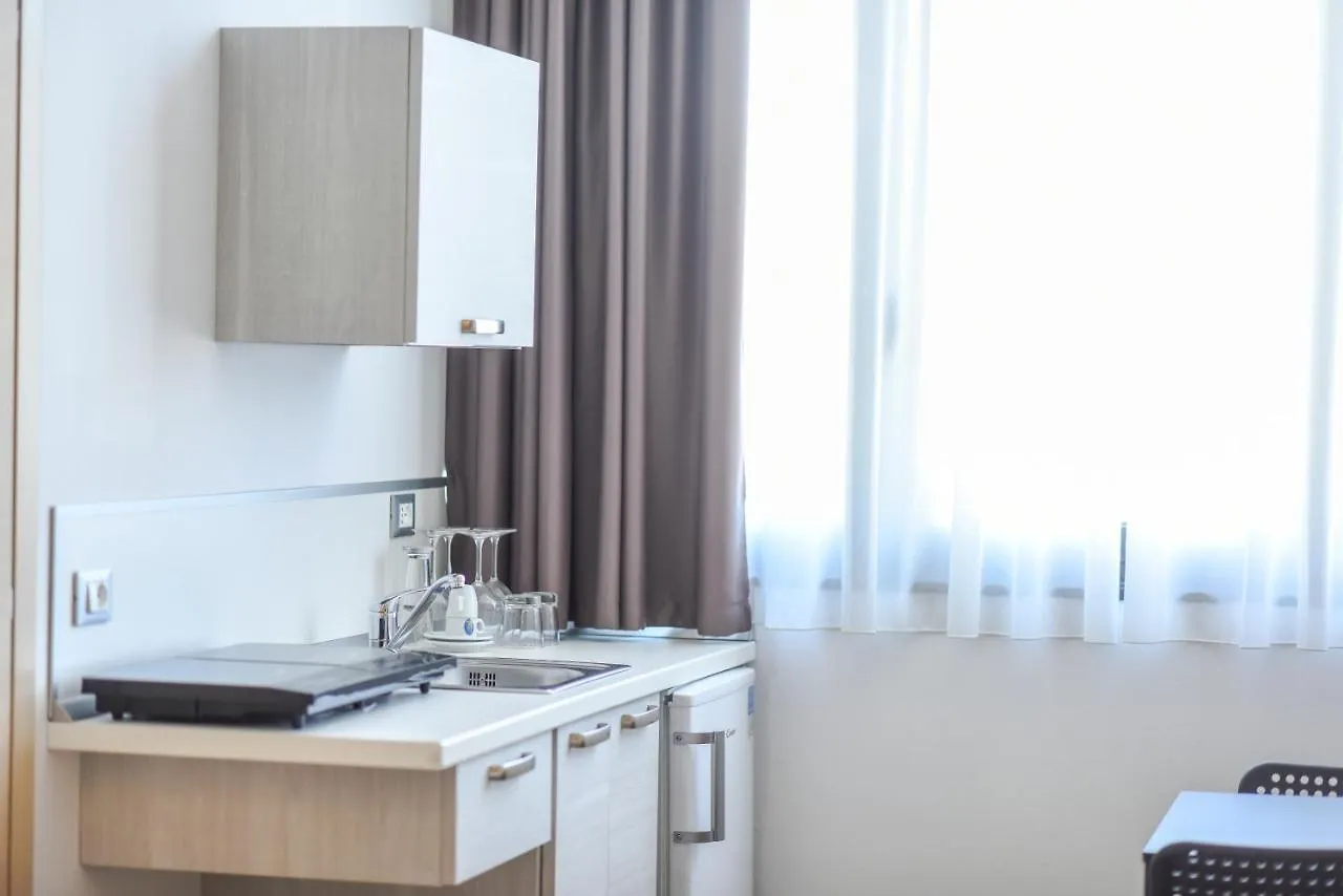 Happy Residence Milano Cesano Maderno 0*,  Italien